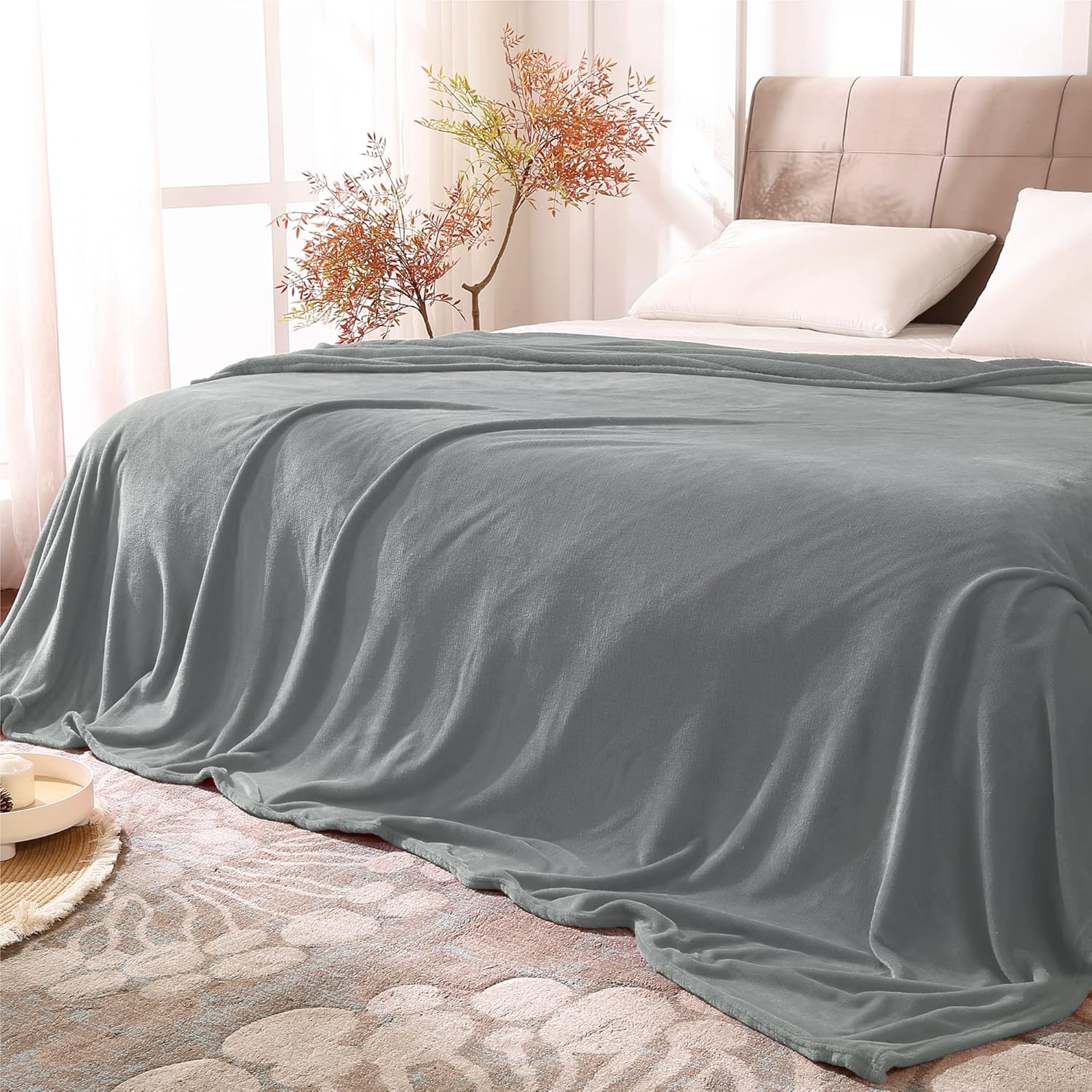 King Size Blanket for Bed, Luxury Plush Cozy Fuzzy Fleece Blanket 108X90 Inches, Super Soft Warm Big Lightweight Throw Blanket All Seasons Suitable, Black