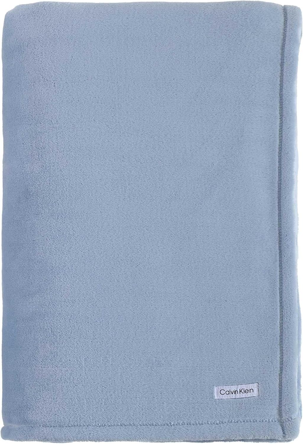 - Queen Blanket, Soft Plush Bedding, Medium Weight Bed Blanket (Core Plush Blue, Queen)